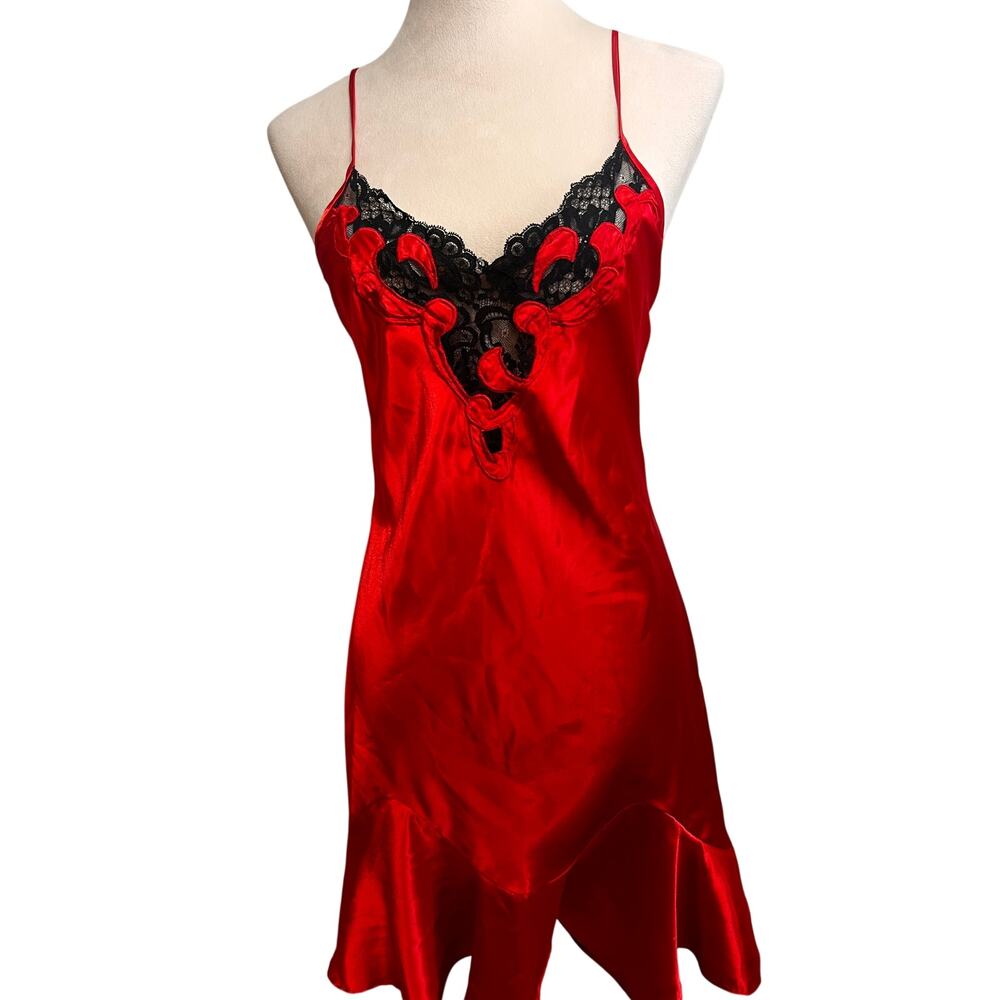 Natori Saks Fifth Ave Red Satin Slip Dress Black Lace Appliqué Ruffle Hem Y2K